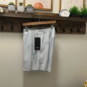 NWT lululemon Men’s Pace Breaker *LL 7” Shorts, Size XXL